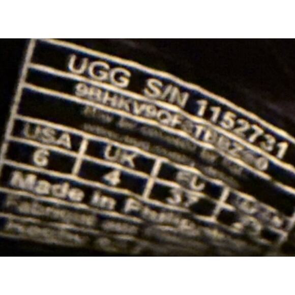 UGG Australia Black Suede 2" New Heights Platform Clogs Size 6 - Picture 9 of 9